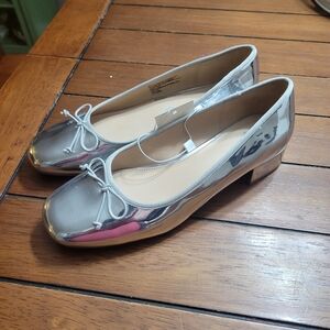Womans shiny silver shoes size 8 1/2